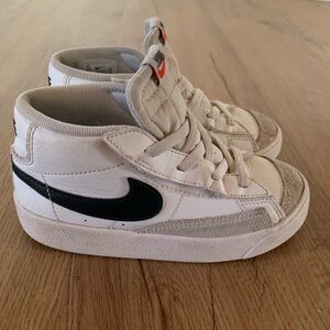 Nike blazers size 10c
